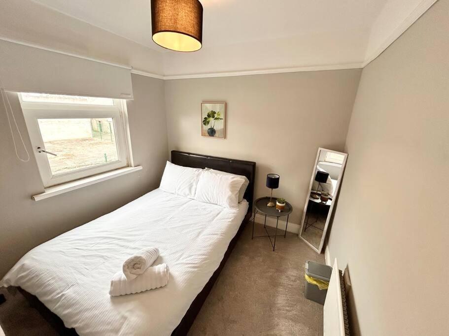 Snug Central Belfast Home, 2 Minutes From Ormeau Park! Exterior foto